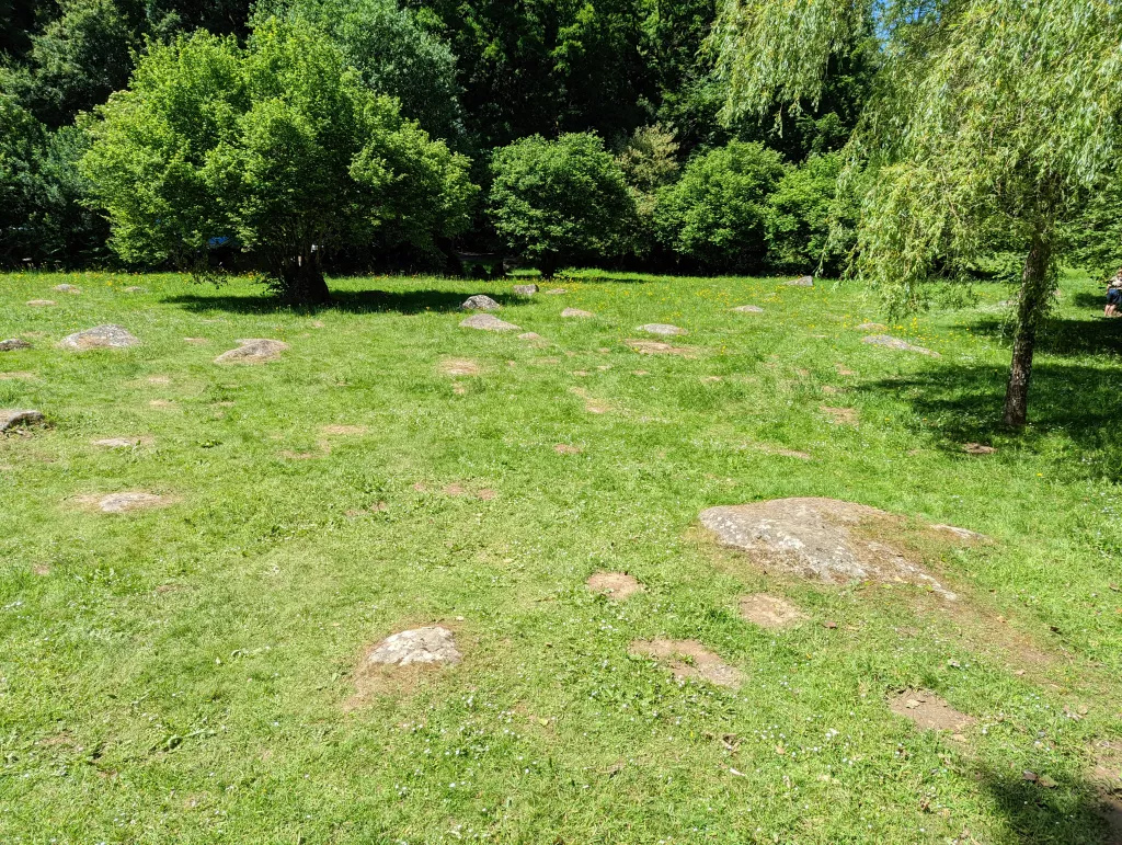 Blocs de granite sur le site "Le chant des cailloux"